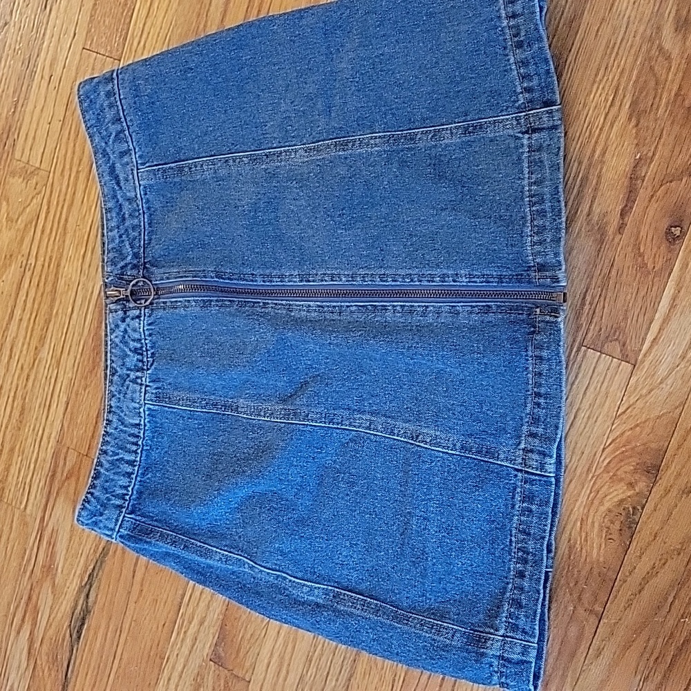 Denim zip up skirt from Forever21